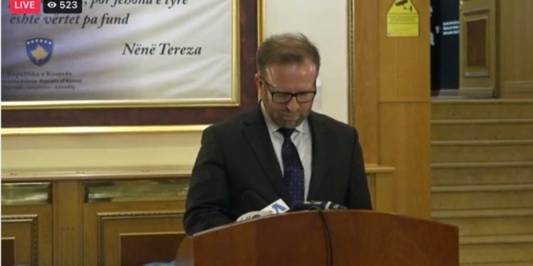 Kuvendi i Kosovës lëshon zilen për ta “penguar” konferencën e Haki Abazit