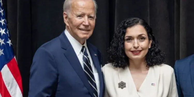 Bideni uron 15-vjetorin e Pavarësisë, përmend njohjen reciproke me Serbinë