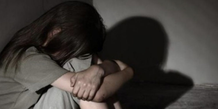 Mitrovicasi dëshiron ta martojë një vajzë 15-vjeçare, Policia inicion rast për sulm seksual