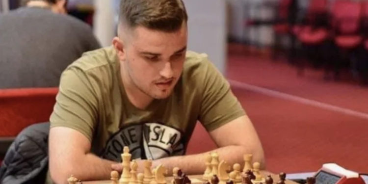 Plani i shahistit mitrovicas Nderim Saraçi: kurorëzimi me titullin më të madh të shahut në Evropianin në Serbi