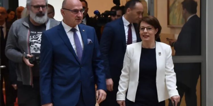 Kroacia i ofron mbështetje Kosovës në rrugën evropiane