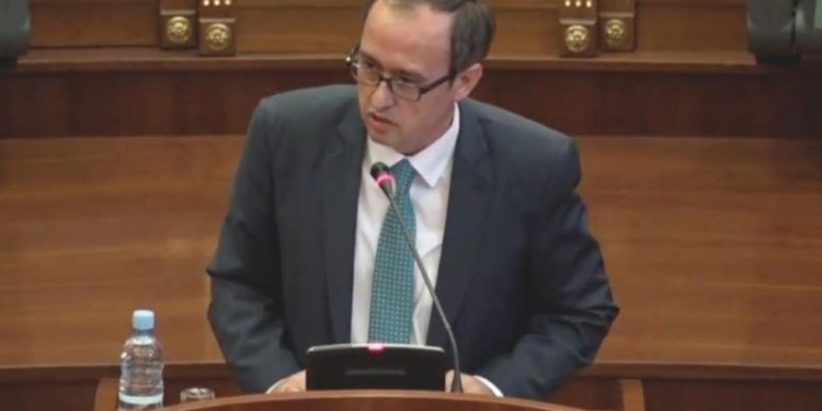 Hoti kritikon Qeverinë: Importojmë qymyr, gjersa flemë mbi ta