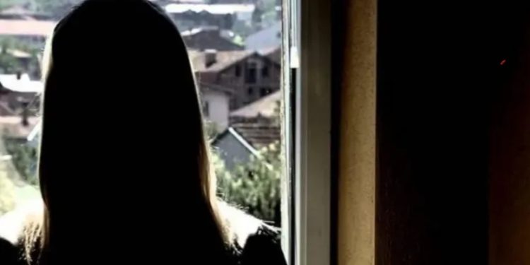 Dhunohet një e mitur në Mitrovicë