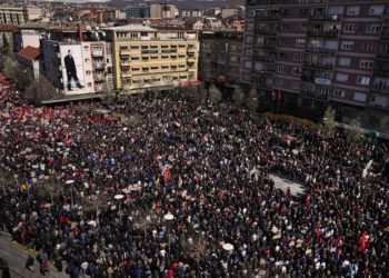 Marsh madhështor për të kërkuar drejtësi, UÇK e çon në këmbë krejt Kosovën