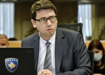 Murati: 2 mijë të punësuar në “Superpuna” për muajin mars, mbi 51 përqind janë vajza