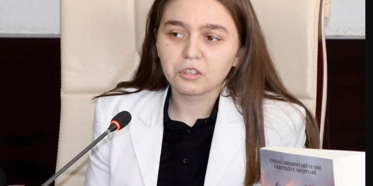 Nuk pranohet në UP përkundër përpjekjes maksimale, mitrovicasja Albulena Miftari “detyrohet” të studiojë në Tetovë