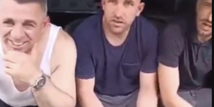 Serbët bëjnë hajgare me shoferët kosovarë, i bëjnë për pesë parë