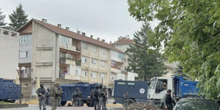 Vendosen kamera afër objektit të Komunës së Leposaviqit