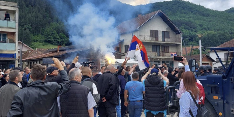 Përfundon protesta e serbëve në Zubin Potok