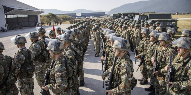 NATO-ja dërgon edhe 700 ushtarë të KFOR-it në Kosovë