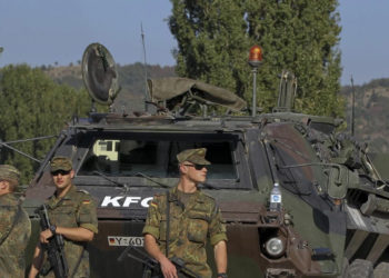 Komandanti i KFOR-it: Po të mos intervenonim në veri, tani do të vajtonim për të vdekurit