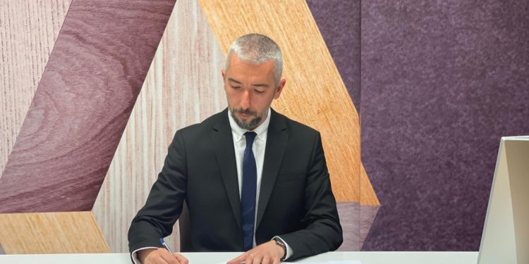 Erden Atiq nis formimin e kabinetit në Mitrovicë të Veriut, emëron katër drejtorë