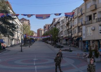 Kryetarët shqiptarë marrin pushtetin lokal në Veri, Simiq kërkon nga Kurti ndaljen e ‘represionit’ ndaj serbëve
