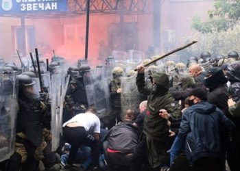 Kurti: Grupet fashiste që përshkallëzuan situatën në veri janë në listat e pagave në Serbi