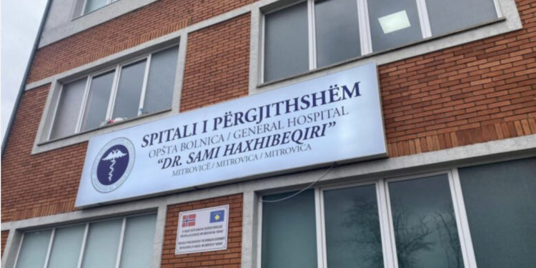 Spitali i Mitrovicës jep detaje për gjendjen e dy shqiptarëve të sulmuar në veri