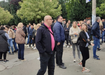Protestuesit në Zveçan thonë se “duan të punojnë” në komunë