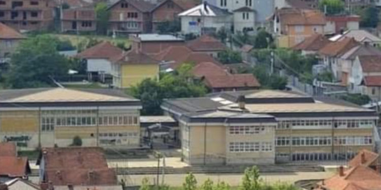 Shkolla e Vaganicës s’gjen qetësi, dy nxënës rrahen mes vete, njëri dërgohet në Emergjencë tjetri në Polici