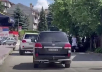 Ministri Krasniqi e viziton kryetarin e Leposaviqit