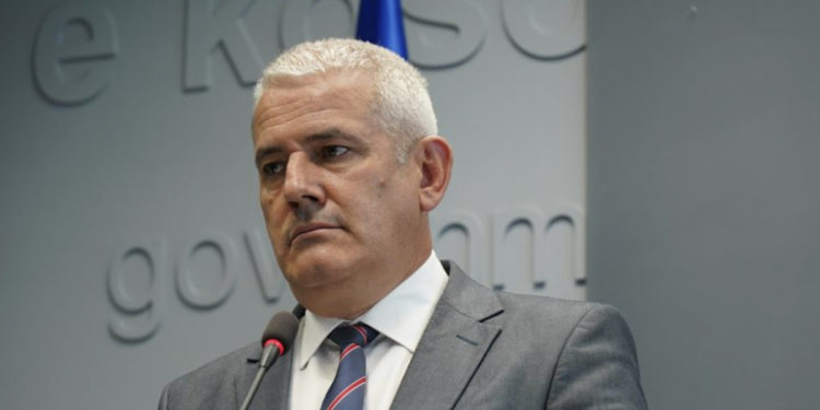 Sveçla: Policia e Kosovës konfiskoi në veri automjetin në kërkim ndërkombëtar