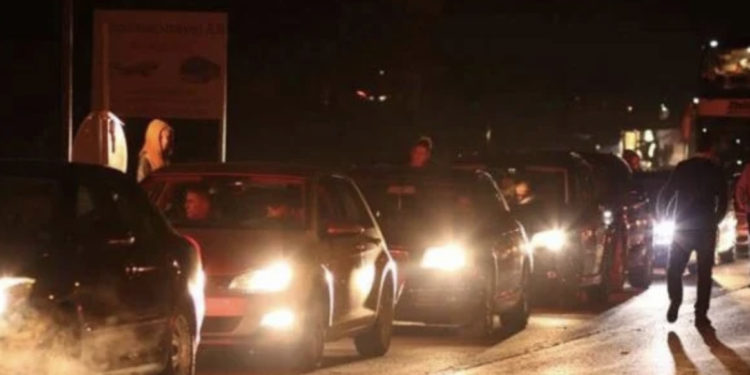 Bllokimi i pikëkalimeve kufitare me Kosovën, hakmarrje për ndalimin e mallrave serbe