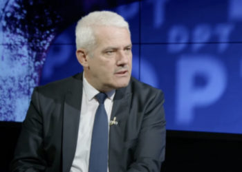 Sveçla reagon për rastin e policit që e filmoi serbin e prangosur, video u shpërnda në rrjetet sociale