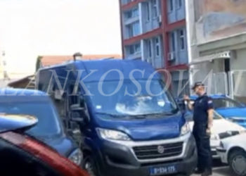 Policët e liruar nisen drejt Kosovës (VIDEO)