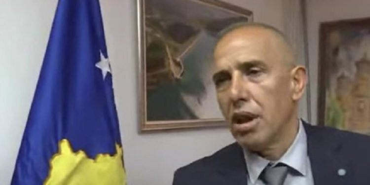 Kryetari i Zubin Potokut operohet në zemër, i vendoset një stentë
