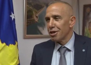 Kryetari i Zubin Potokut vazhdon punën nga Zyra për Komunitete