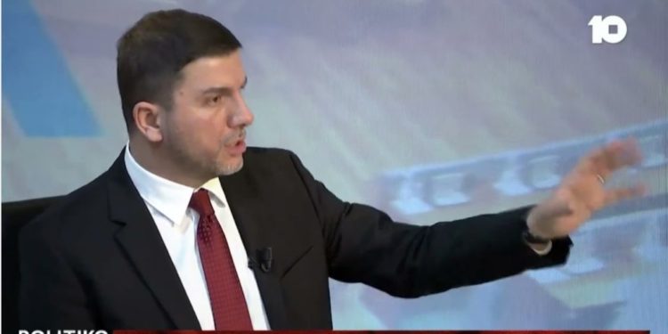 Krasniqi: Kurti s’mund të flasë për dy kryetarët e PDK-së që janë në veri