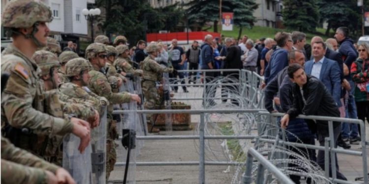 Çmenduria serbe: Fushatë e organizuar me thirrje për vrasjen e ushtarit amerikan në Veri