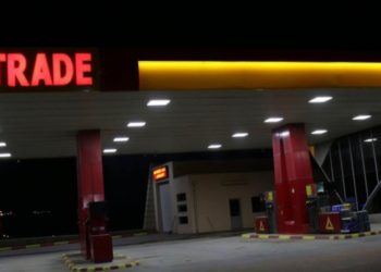 Grabitje e armatosur në pompën Alfa Trade në Mitrovicë, hajnat e maskuar ‘avullojnë’ qindra euro
