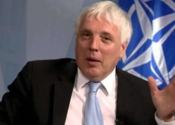 Ish-zëdhënësi i NATO-s: Veriu çështje e brendshme e Kosovës, e papranueshme prania e ushtrisë serbe në kufi