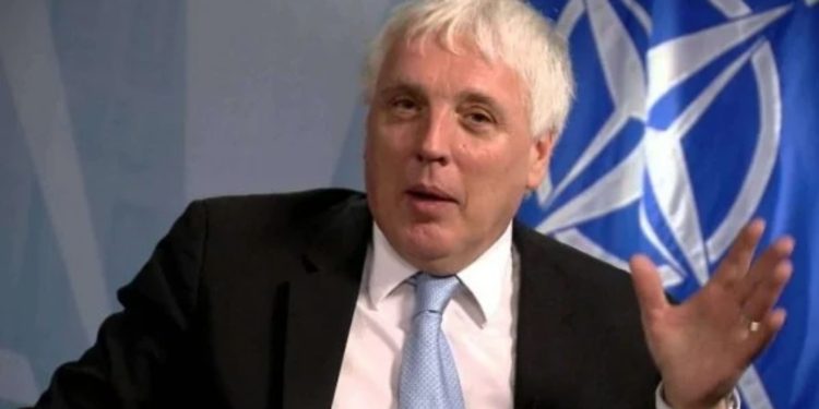 Ish-zëdhënësi i NATO-s: Veriu çështje e brendshme e Kosovës, e papranueshme prania e ushtrisë serbe në kufi