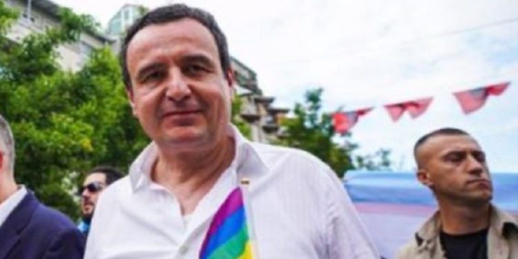 “Haj medet haj”, Mulla Osmani reagon për pjesëmarrjen e Kurtit në Paradën e Krenarisë, thotë se e detyruan