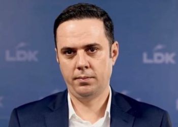 Abdixhiku: Kosova mbeti edhe pa Shqipërinë, rrugëtimi i Kurtit rrezikon shtetësinë e Republikës
