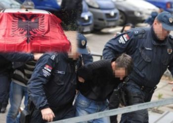 Tronditëse, Serbia po e mban në burg shqiptarin për shkak të flamurit kuqezi që kishte në veturë