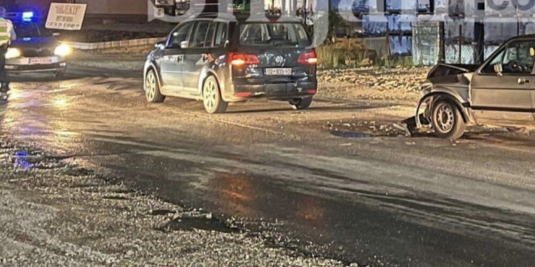 Aksidentohen dy vetura në Shupkovc të Mitrovcës, njëra bëhet “llom”