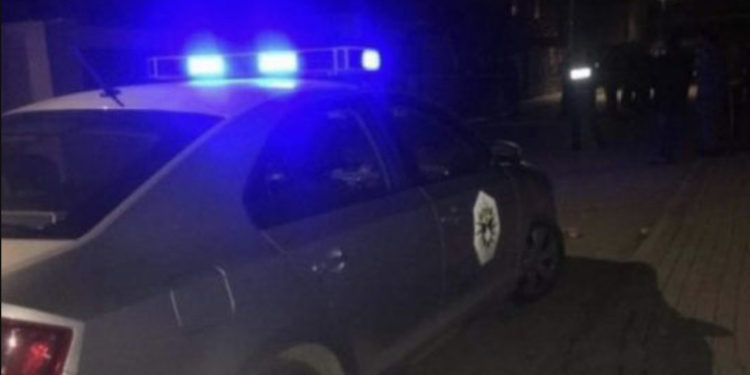 Grabitet 18-vjeçarja në Mitrovicë, hajni ia merr zinxhirët nga qafa dhe e rrëzon përtokë