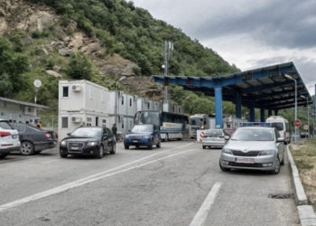 Mërgimtarët pritën pesë orë dje për të hyrë në Kosovë, si është gjendja sot nëpër pika kufitare