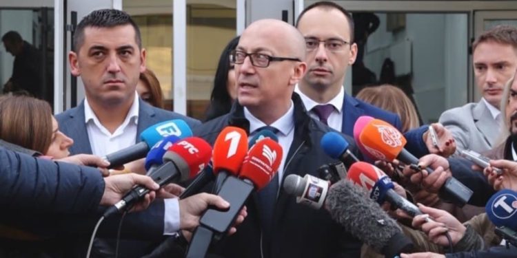 Shpërthimi në veri, reagon Lista Serbe – i përmend forcat speciale të Kosovës