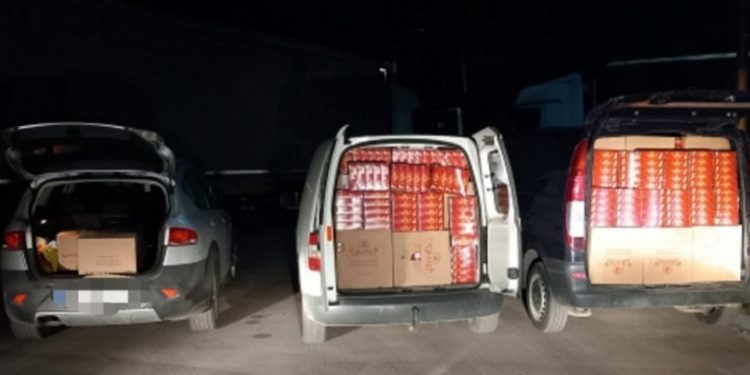 Konfiskohen dy automjete me filtra cigaresh, dyshohet se vinin nga Novi Pazari