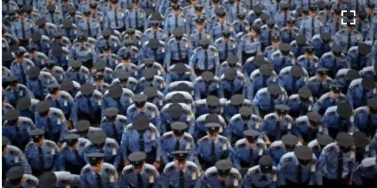 “Të vetëdijshëm për rrezikun”: Policët e rinj serbë nisin punën në veri të Kosovës