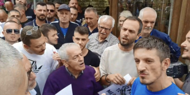 Dalin pamjet nga momenti kur sulmohet gazetari Vullnet Krasniqi në Prizren
