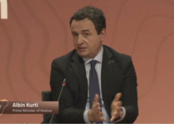 Kurti duartrokitet në Slloveni, ia mbyllë gojën Bërnabiqit me disa fjalë