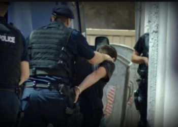 Dy të arrestuar pas ndeshjes KF Vëllaznimi – KF Trepça, tifozët kapen me thika e shufër hekuri