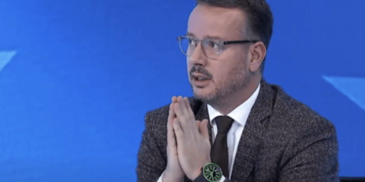 Kajtazi: Dy vajza shqiptare nga vaganica që bënë seks me policët serb thanë se Jakup Krasniqi ua ka pre floktë