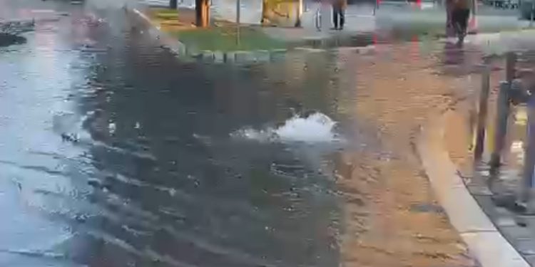 Ujësjellësi del me sqarim, tregon pse shpërtheu uji nëpër qendrën e Mitrovicës