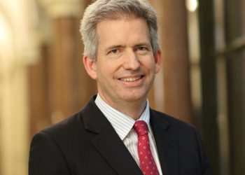 Ambasadori britanik medias së Vuçiqit: Kuptoni, Kosova ka 1.7 milionë shqiptarë që s’duan të jenë me Serbinë