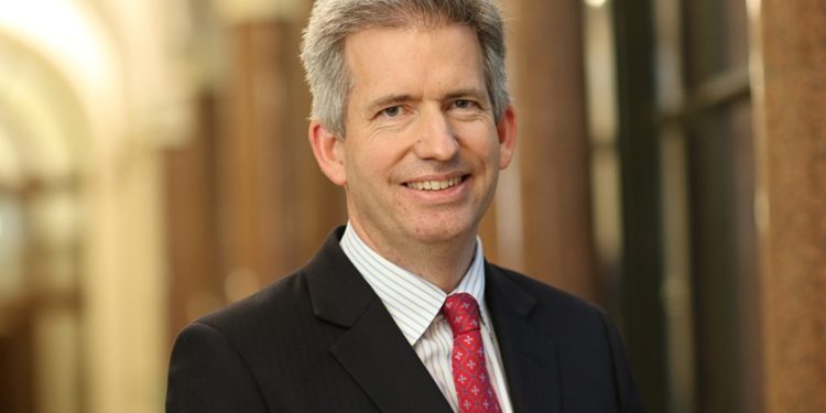 Ambasadori britanik medias së Vuçiqit: Kuptoni, Kosova ka 1.7 milionë shqiptarë që s’duan të jenë me Serbinë