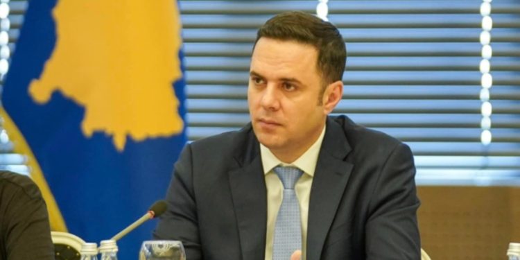 Kryetari i LDK-së, Lumir Abdxhiku, ka thënë se Kosova duhet sa më shpejtë të përfundojë të gjitha obligimet që i ka nga marrëveshjet në kuadër të dialogut.